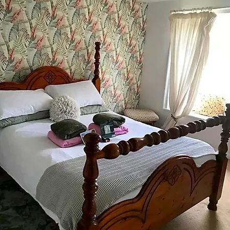 Saltcotes Farm B&B 울버스톤